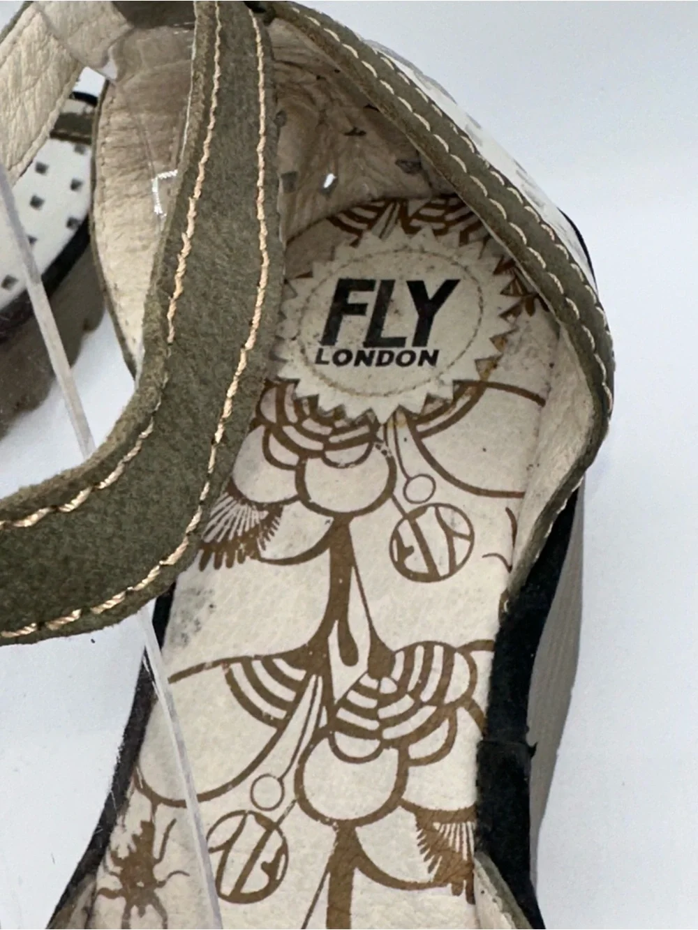 Fly London Ydel Sandals Shoes Size 9-9.5 US 40 EU Beige White Leather Strap AA27